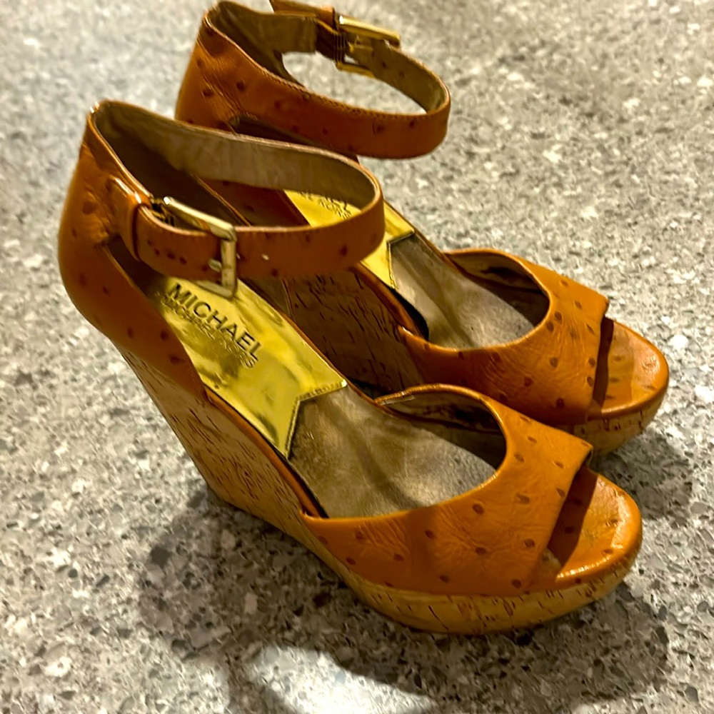 Sexy Michael Kors platform sandals size 7